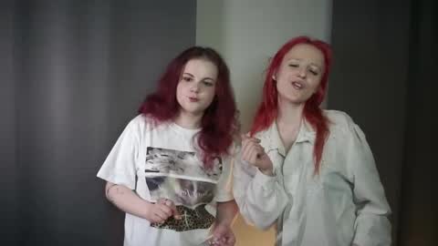Gina and Mia online show from 05-05-26, 07:38