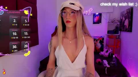 Snapshot of yakitai chatting on 01-08-26, 04:15 Yaki online show from 01-08-26, 04:15