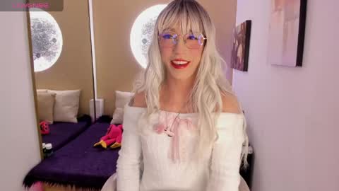 Snapshot of yakitai chatting on 05-15-26, 03:35 Yaki online show from 05-15-26, 03:35