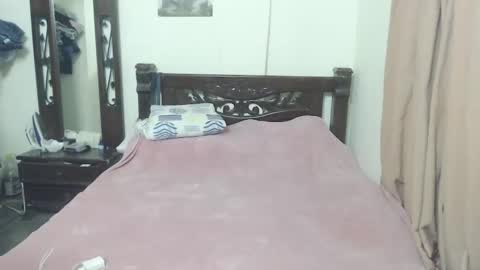 Yaky online show from 10-22-25, 05:08
