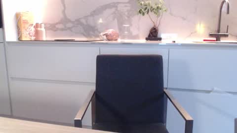 Snapshot of yallayalla1806 chatting on 10-27-25, 10:08 yallayalla1806 online show from 10-27-25, 10:08