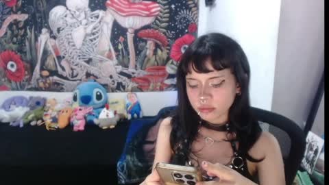 Snapshot of yami_star chatting on 04-10-26, 01:22 yami online show from 04-10-26, 01:22