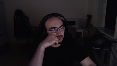 YamilLamal online show from 10-25-25, 09:42