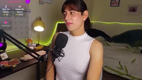 Snapshot of yana_secretroom chatting on 02-26-26, 06:01 Yana online show from 02-26-26, 06:01