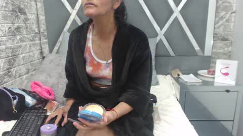 yanetrose online show from 10-14-25, 03:18