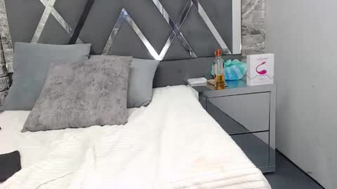 yanetrose online show from 11-15-25, 03:37