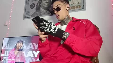 Yan online show from 04-23-26, 05:19