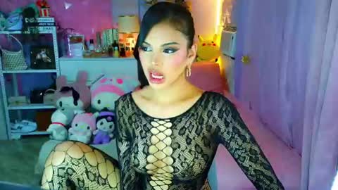 Snapshot of yang_audreylone chatting on 06-19-26, 12:48 YANG AUDREY LONE online show from 06-19-26, 12:48