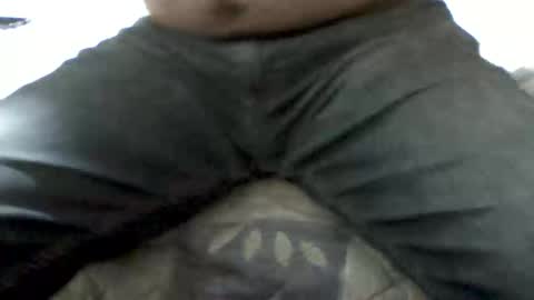 Snapshot of yankee85 chatting on 05-17-26, 06:11 Yankee online show from 05-17-26, 06:11