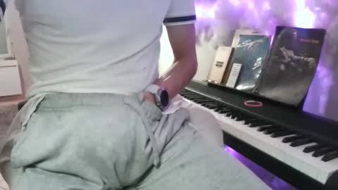 Snapshot of yannsolo8106 chatting on 10-28-25, 07:01 yannsolo8106 online show from 10-28-25, 07:01