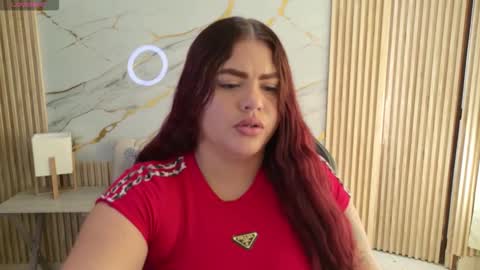 Snapshot of yara22_ chatting on 11-18-25, 12:20 Yara online show from 11-18-25, 12:20