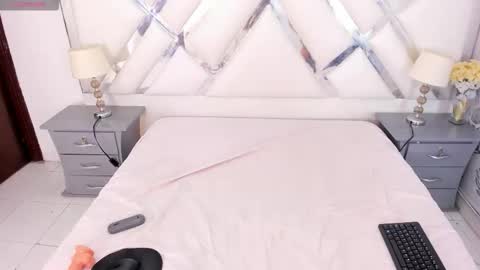 Yara online show from 02-12-26, 03:45