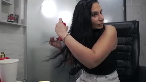 Snapshot of yaraxcox chatting on 05-18-26, 03:46 Yara online show from 05-18-26, 03:46