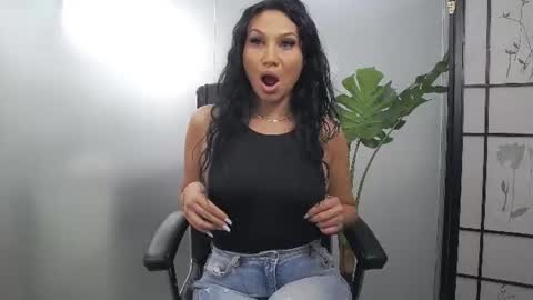 Snapshot of yaraxcox chatting on 06-12-26, 05:28 Yara online show from 06-12-26, 05:28