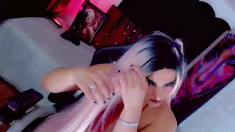 yarethrousss online show from 02-06-26, 08:07