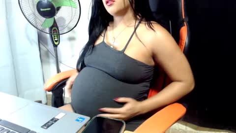 Snapshot of yari322xx chatting on 10-14-25, 03:46 yaritza online show from 10-14-25, 03:46