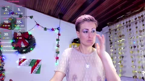 Snapshot of yasmin_goldenst chatting on 12-27-24, 11:10 Yasemin online show from 12-27-24, 11:10