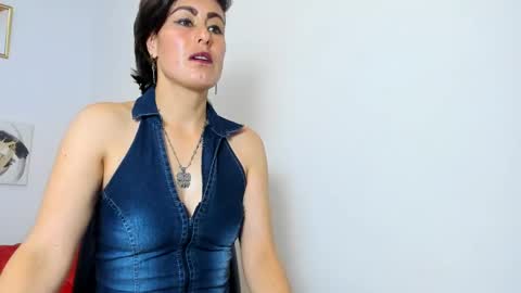 Snapshot of yasmin_goldenst chatting on 10-07-25, 08:17 Yasemin online show from 10-07-25, 08:17