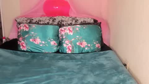 Yasmina online show from 01-31-25, 11:24