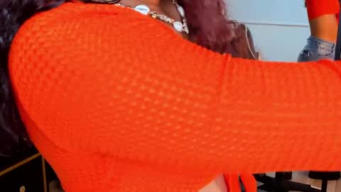 yaya23x online show from 02-17-25, 12:27