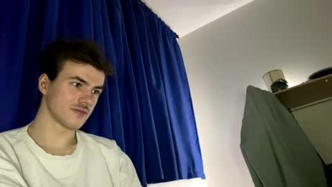 yayay333 online show from 04-21-26, 01:29