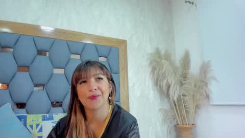 yayi derek  online show from 10-30-25, 11:33