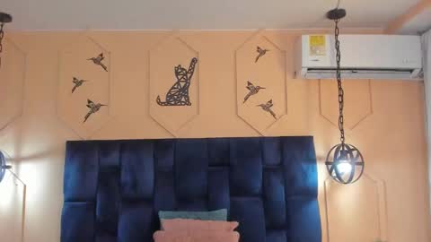 Yazmin online show from 01-25-25, 05:19