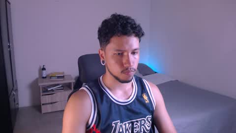 Snapshot of yeff_stone chatting on 09-21-25, 01:51 yeff online show from 09-21-25, 01:51