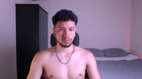 Snapshot of yeff_stone chatting on 09-28-25, 03:45 yeff online show from 09-28-25, 03:45