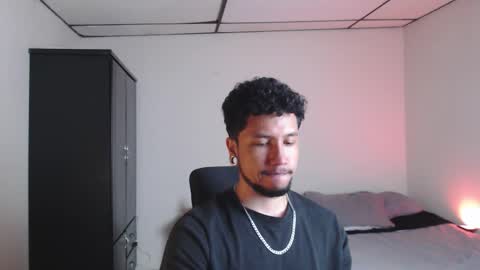 Snapshot of yeff_stone chatting on 10-06-25, 12:52 yeff online show from 10-06-25, 12:52