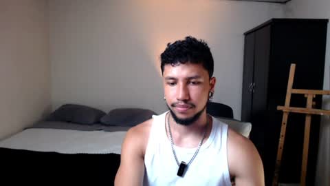 Snapshot of yeff_stone chatting on 06-26-26, 01:32 yeff online show from 06-26-26, 01:32