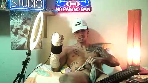 yeisoncastellanos1999 online show from 01-16-26, 10:41