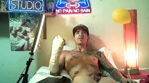 yeisoncastellanos1999 online show from 01-18-26, 09:40