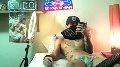 yeisoncastellanos1999 online show from 02-10-26, 08:46