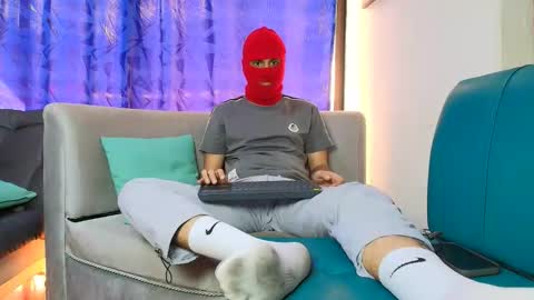 yeisongomezz online show from 12-14-25, 07:07