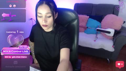 Snapshot of yeliana_sexy chatting on 01-04-25, 09:43 Valery  online show from 01-04-25, 09:43