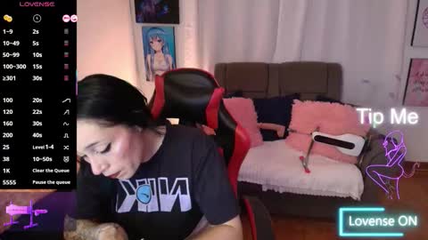 Snapshot of yeliana_sexy chatting on 09-17-25, 07:10 Valery  online show from 09-17-25, 07:10