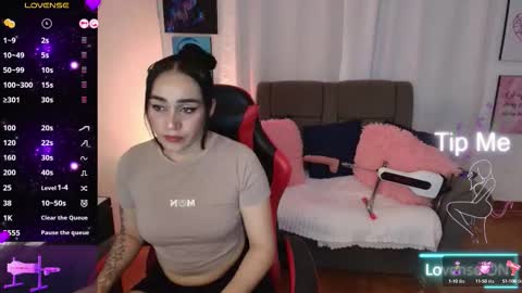 Snapshot of yeliana_sexy chatting on 09-25-25, 10:30 Valery  online show from 09-25-25, 10:30