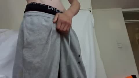 yella25 online show from 06-11-26, 07:56