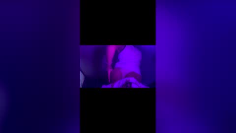 Snapshot of yelladaniella chatting on 01-14-26, 06:52 Ella Ts online show from 01-14-26, 06:52