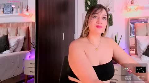 yellow_lily online show from 03-23-26, 05:50