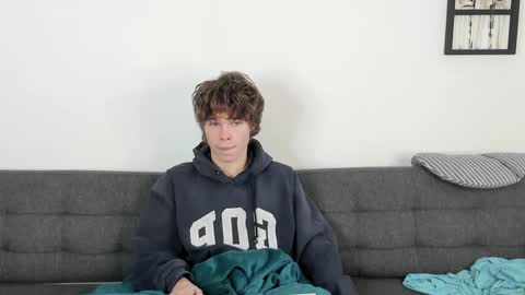 Snapshot of yen2025 chatting on 09-26-25, 05:33 Yen online show from 09-26-25, 05:33