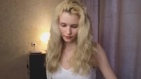 Yenna online show from 06-27-26, 04:23