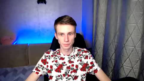 Snapshot of yes_cute_boy_ chatting on 03-06-25, 10:47 Eden online show from 03-06-25, 10:47