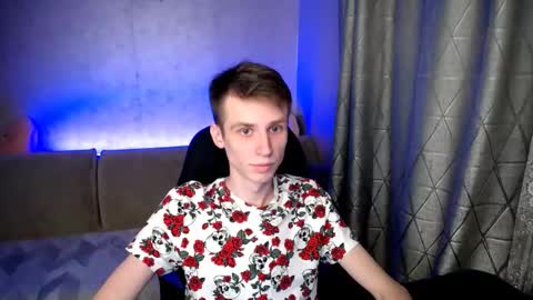 Snapshot of yes_cute_boy_ chatting on 03-07-25, 10:54 Eden online show from 03-07-25, 10:54