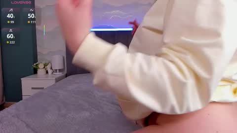 Snapshot of yes_ready chatting on 10-09-25, 10:30 eva online show from 10-09-25, 10:30