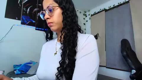 Snapshot of yesie_hot2 chatting on 07-21-26, 01:19 yesie_hot2 online show from 07-21-26, 01:19