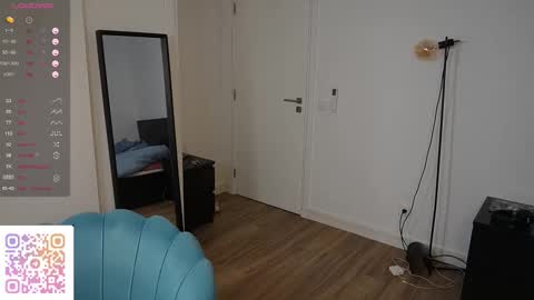 Kiki online show from 11-28-25, 10:29