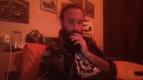 yeti_92 online show from 12-18-25, 05:52