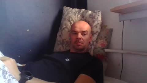 yewloo online show from 10-25-25, 05:59